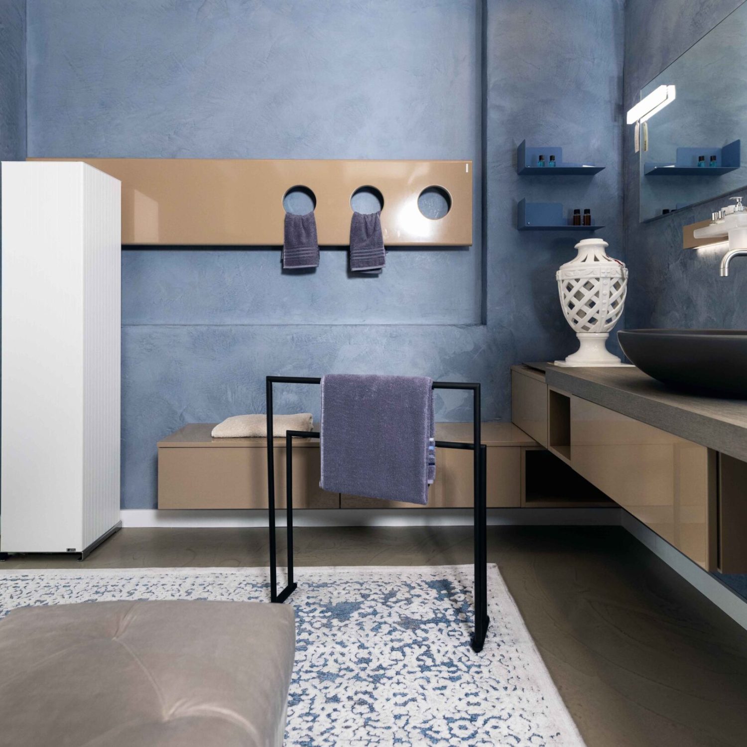 redwell-tower-infrarotheizung-heizung-weiss-badezimmer-scaled