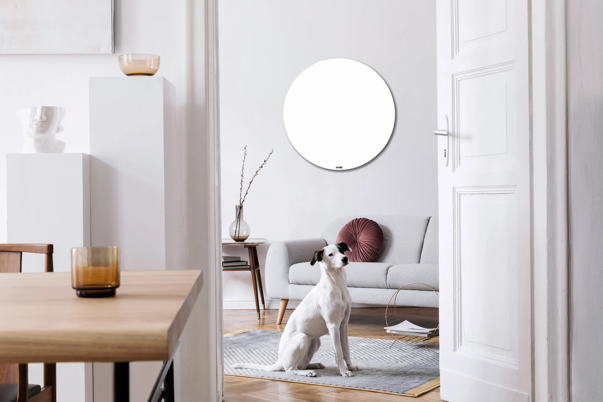 redwell-infrarotheizung-round-wohnzimmer-hund
